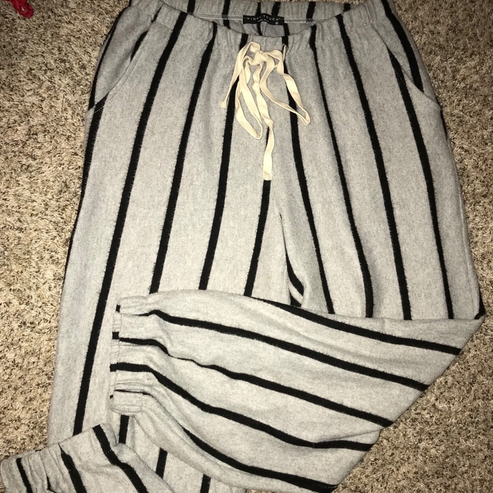 Stripe joggers 🖤